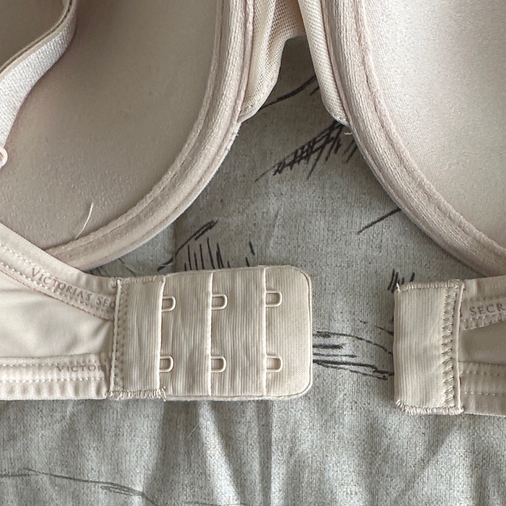 Women’s Padded Bra set!  Brown and Cream 3 great like new bras - spanx, VS & - Picture 10 of 13